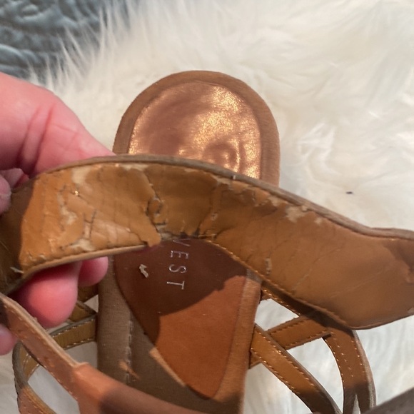 Nine West sz 7-7.5 Cork wedge shoe - Picture 3 of 7